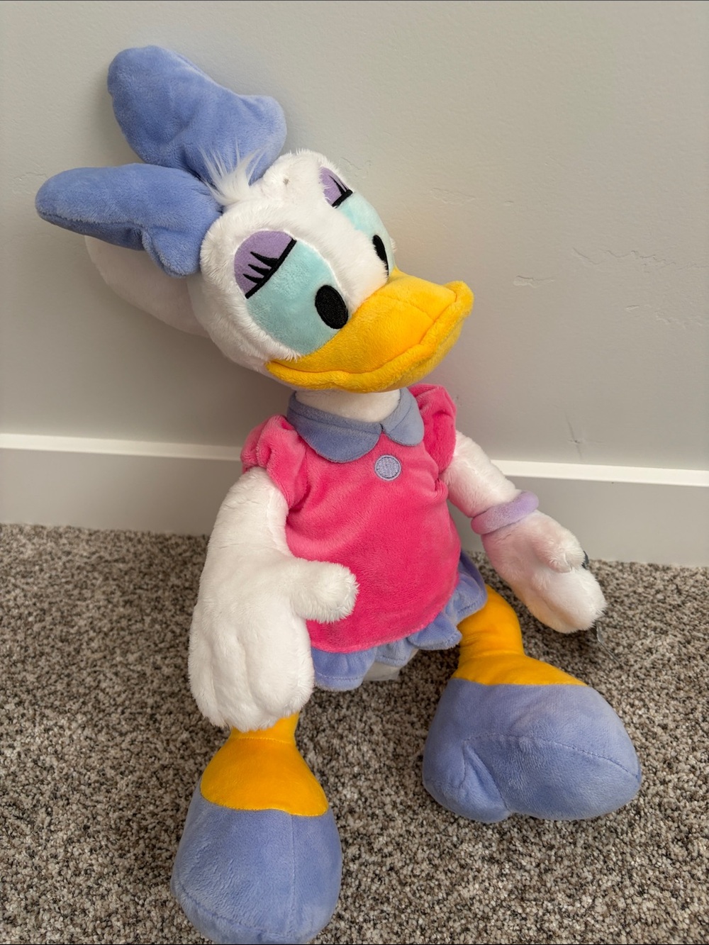 Daisy Duck licensed medium plush NWT
